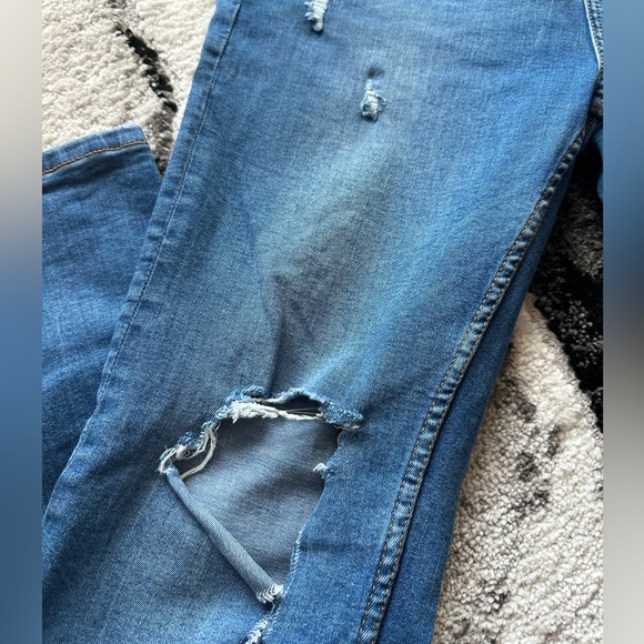 Zara Ripped Denim - Picture 5 of 5